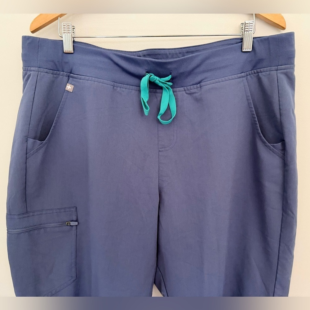 🌄 Figs Big Sky (PO 1525) Blue Jogger Scrub Pants with Teal Drawstring - Picture 2 of 7